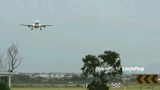 airplane_takeoffs_landings_07